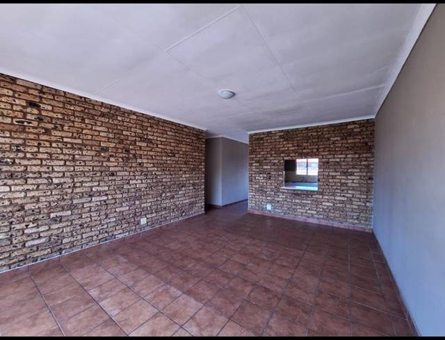 3 BEDROOM PROPERTY TO RENT IN GREENHILLS